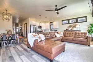 Modern Bozeman Family Townhome with Hot Tub! - Balmont