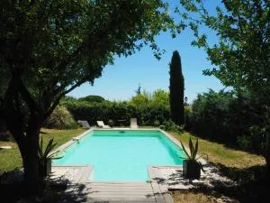 Charming holiday home with garden and private pool, Vernègues-ex TUI - 阿兰