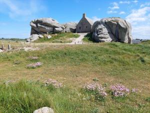 Maisons de vacances Holiday home with jacuzzi, Guisseny : photos des chambres