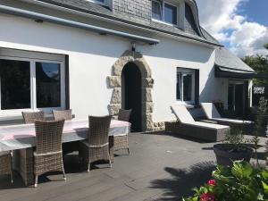 Maisons de vacances Holiday house with private pool in a shared property : photos des chambres