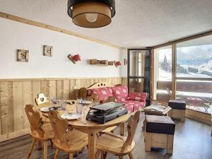 Appartement rénové 6 pers - Skis aux pieds - Balcon - WiFi - FR-1-344-751