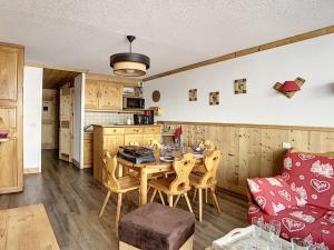 Appartement rénové 6 pers - Skis aux pieds - Balcon - WiFi - FR-1-344-751