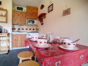Studio cabine 4 pers. proche pistes avec balcon et parking - FR-1-344-863