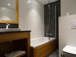 Chalet luxueux avec sauna, terrasse et parking couvert - FR-1-344-887