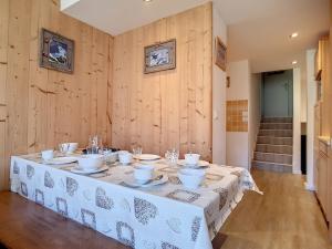 Duplex 2 pièces rénové, au pied des pistes avec balcon - FR-1-344-925