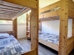 Duplex 2 pièces rénové, au pied des pistes avec balcon - FR-1-344-925