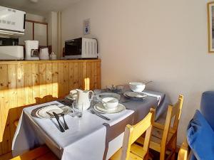 Appartement ski aux pieds, 2 pièces, 6 pers, balcon SudOuest - FR-1-344-939