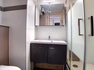 Studio rénové 2 pers. au pied des pistes avec balcon - FR-1-344-937