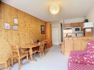 Duplex 6 pers proche des pistes avec balcon - FR-1-344-1003