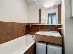 Appartement lumineux proche des pistes avec balcon - FR-1-344-982