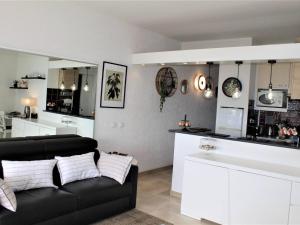 Appartement Contemporain, 4 Couchages, Climatisé avec Parking - FR-1-252A-82