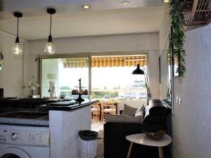 Appartement Contemporain, 4 Couchages, Climatisé avec Parking - FR-1-252A-82