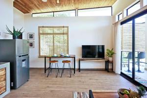CWAVE APARTMENTS