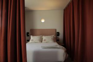 El Faro Unkempt - Tazones