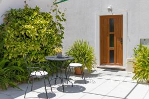 APARTMENTS JELENA 1,2,3,4 & 5 SUPETAR - free parking