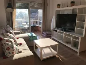 Apartamento recién reformado con vistas al río - Gerp