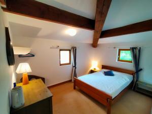 Maisons de vacances Domaine Jasmin, 6 Gites typiquement Charentais avec Piscines : photos des chambres