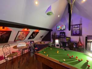 Maisons de vacances Chambre & Lounge Prive Jacuzzi : photos des chambres