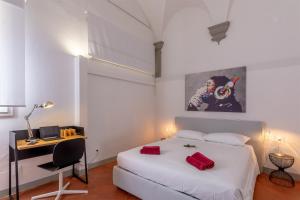 Ground Floor With Patio-Ghibellina 65