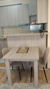 Relax 2 besplatan parking