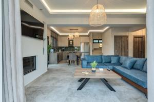 Delight Luxury Villa - Contemporary Elegance & Tranquility, by ZanteWize