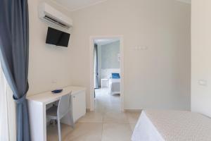 Deluxe Quadruple Room with Sea and city view