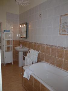 B&B / Chambres d'hotes Le Logis de Faugerit : Chambre Double