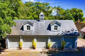 Modern and Stylish WoodHous