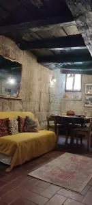 LA CHASCONA DI FARNESE casa di tufo nel borgo - Ischia di Castro