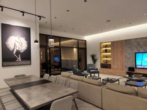 شاليه فاخر جداً جداً وخاص