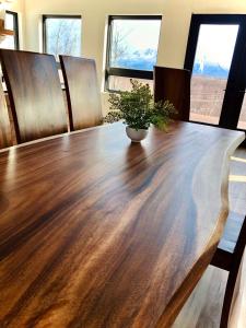 Luxury Living at The Eagles Perch Palmer AK