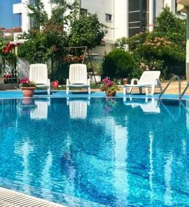 Хотел Кристал - 阿赫洛伊