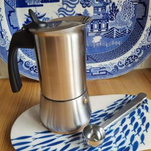 Cosy and Characterful 1 bedroom townhouse with big south facing garden in Cardiff