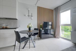 Modern Studio Targowa 10 AC