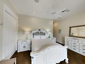 Eastern Lake Village #E - Just 4 Fun