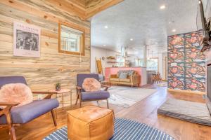 Nautical by Nature - Meredith Lodging