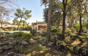 Maisons de vacances Nice Home In Roquefort-les-pins With Wifi : photos des chambres