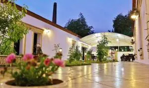 Bacahan Hotel - Гюре