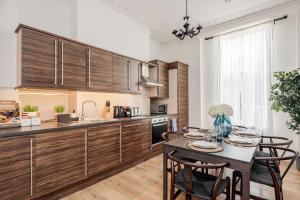 Elegant 3Bed Apartment in Kensington Olympia