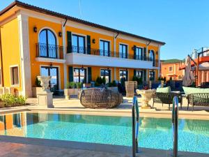 Villas for 4 or 6 Adults in Therma Village - SPA Mineral Pool &inclusive & Free Parking