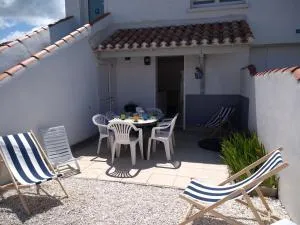 Maison agréable proche plage et bourg, 6 couchages, terrasse et équipements complets, La Guérinière - FR-1-224B-42 - 拉盖里尼耶尔