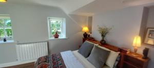 Dingle Woodland Cottage