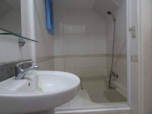 Julz Tropical Apartments