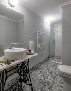 Economy Double or Twin Room room in Hotel Kalehan