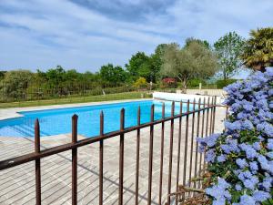 Chalets Les CASAS La Champreniere : photos des chambres