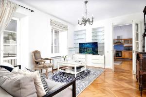 Old town, Bright, Peaceful, Balcony, Netflix