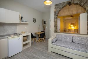 Couvaros Hotel