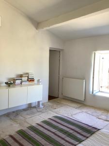 Villas Menerbes, Mas 18eme, design tout confort, calme. FIBRE haut debit : photos des chambres