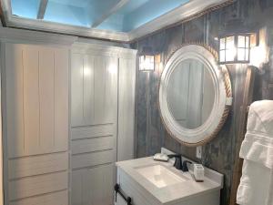 Fontainebleau Terrace 332