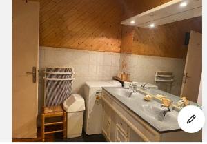 Sejours chez l'habitant Chambre au calme avec vue magnifique en Foret : photos des chambres